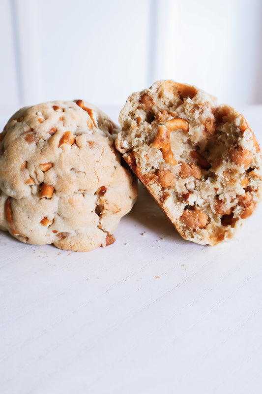 Caramel Pretzel Cookie