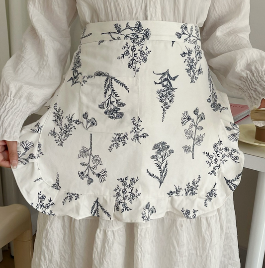 Fallen Leaves Half-Length Apron- Blue&White